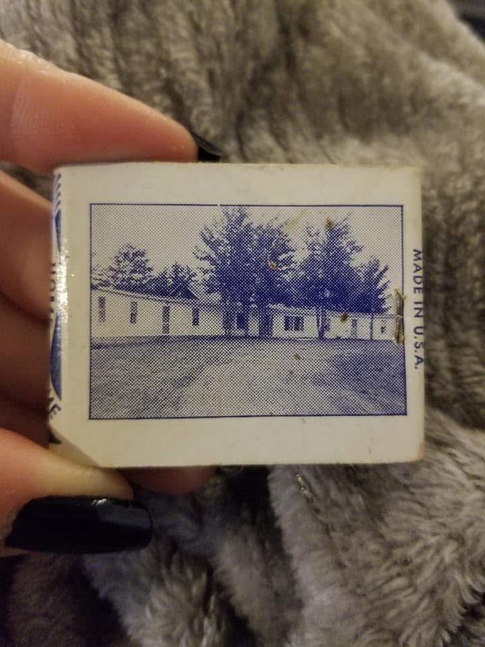 Skyway Court Bar - Matchbook From Suzie Monroe